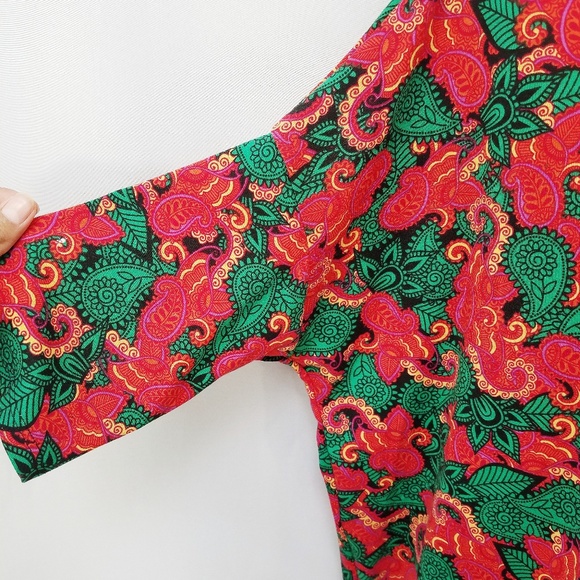 Lularoe Irma Red/Green Paisley High/Low Top M - Picture 3 of 6
